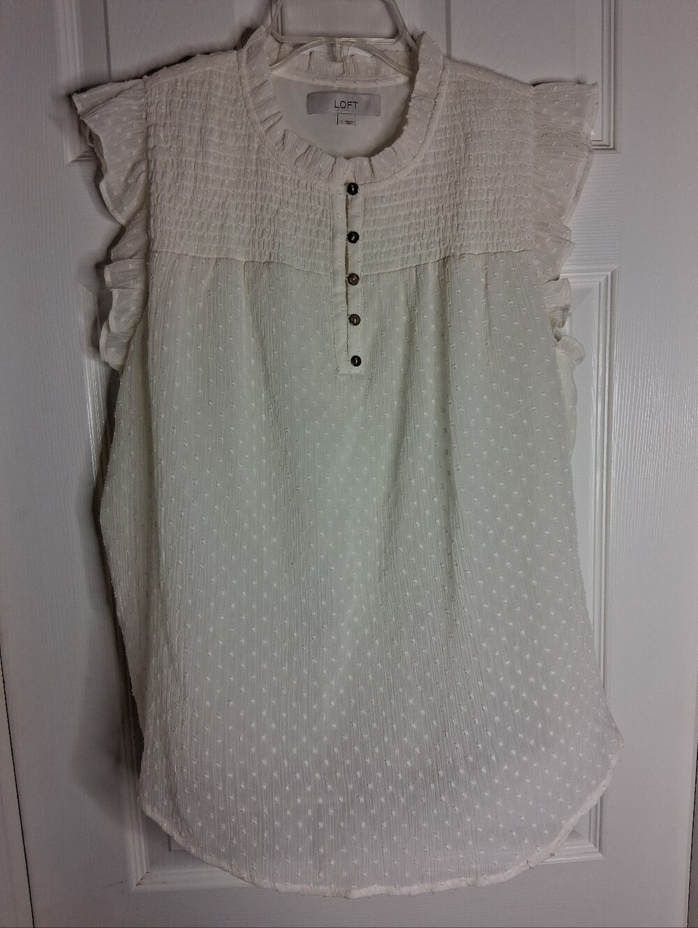 LOFT Ruffled Swiss Dot Sleeveless Blouse in Cream Size Large